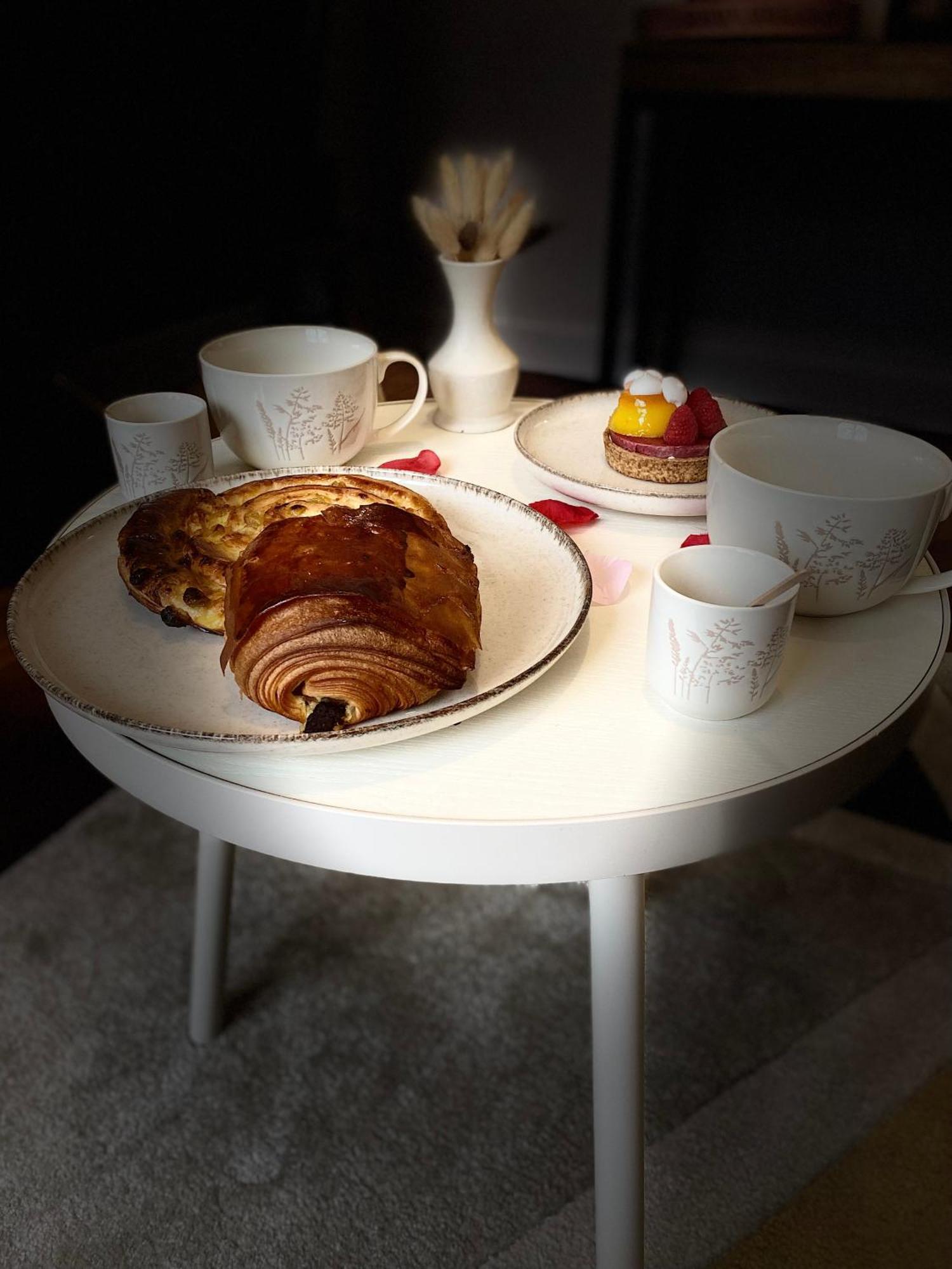 Le Cocon De La Tour -Vip-Compiegne-Hyper Centre Apartment ภายนอก รูปภาพ