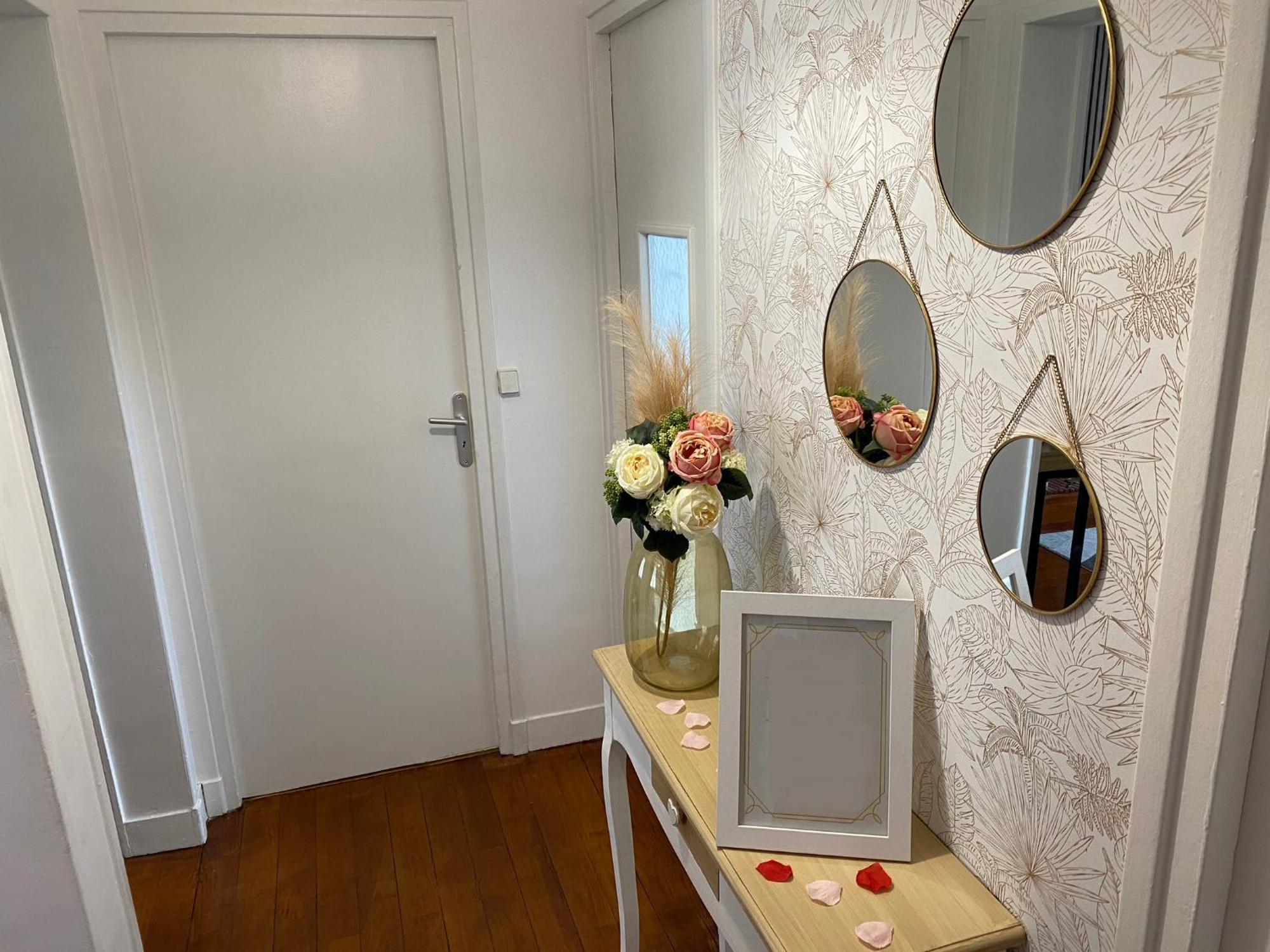 Le Cocon De La Tour -Vip-Compiegne-Hyper Centre Apartment ภายนอก รูปภาพ