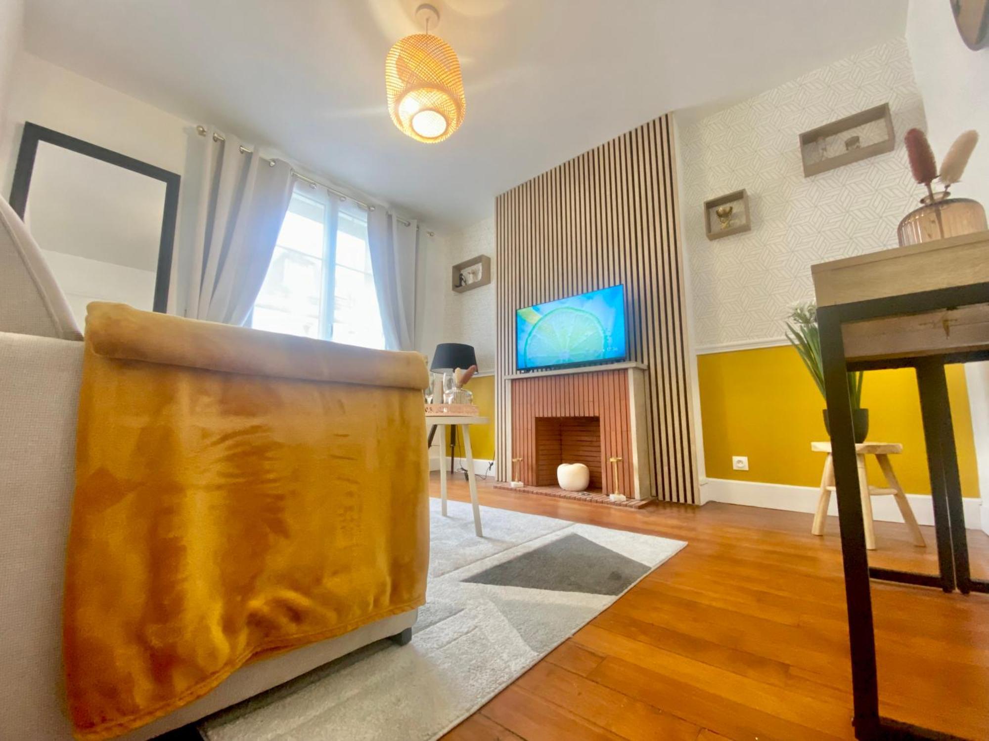 Le Cocon De La Tour -Vip-Compiegne-Hyper Centre Apartment ภายนอก รูปภาพ
